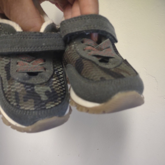 Carter's Baby Sneaker Size 5 - Picture 8 of 8